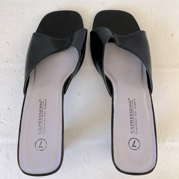 Expressions Footwear Black Mule Heels - Picture 3 of 5